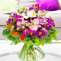 Ramo con orquídeas en Madrid.