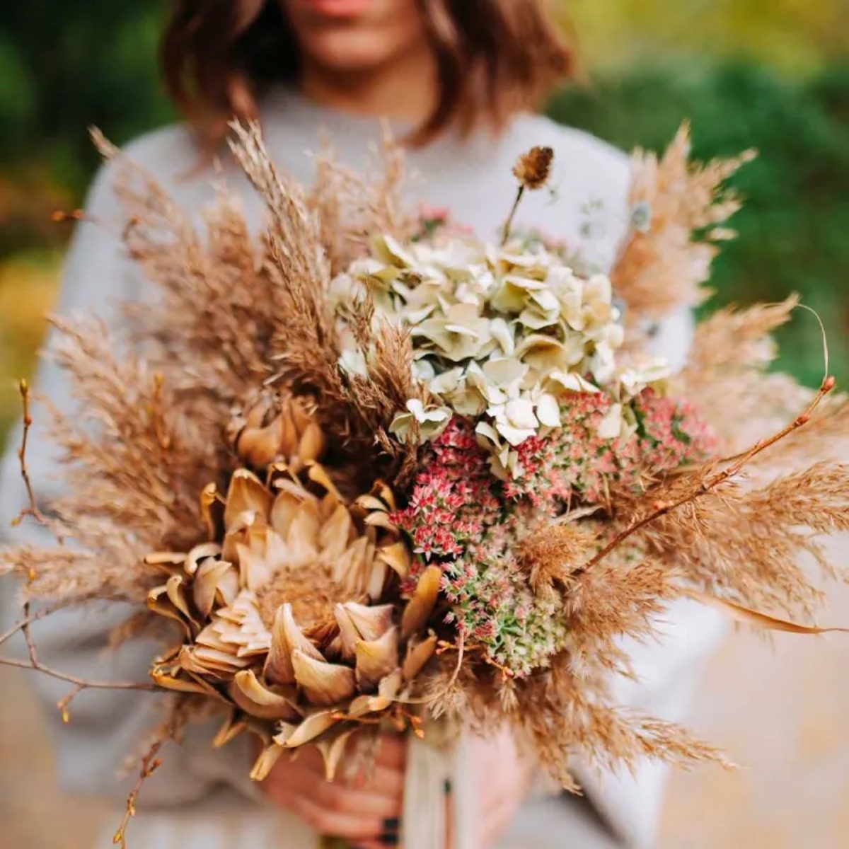 Ramo de novia hecho con flores secas en Madrid.