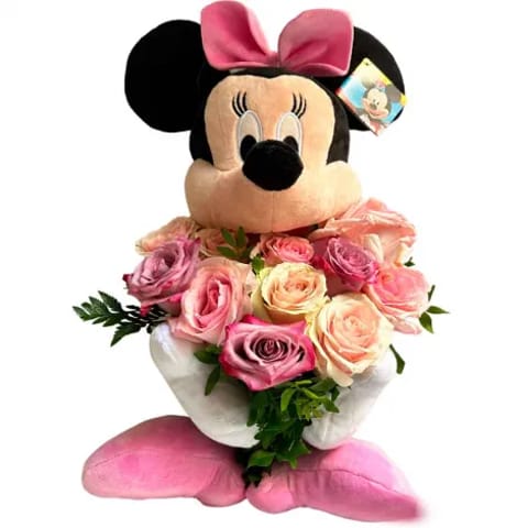 Minnie de Disney con ramo de rosas.